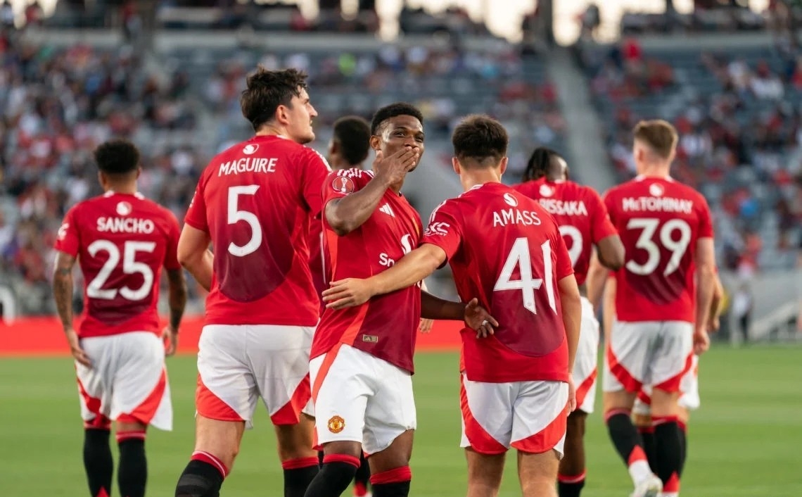 英超清晨再迎强敌，埃因霍温队长鼓劲，主帅态度——球迷炸锅，高层口径保持一致的简单介绍